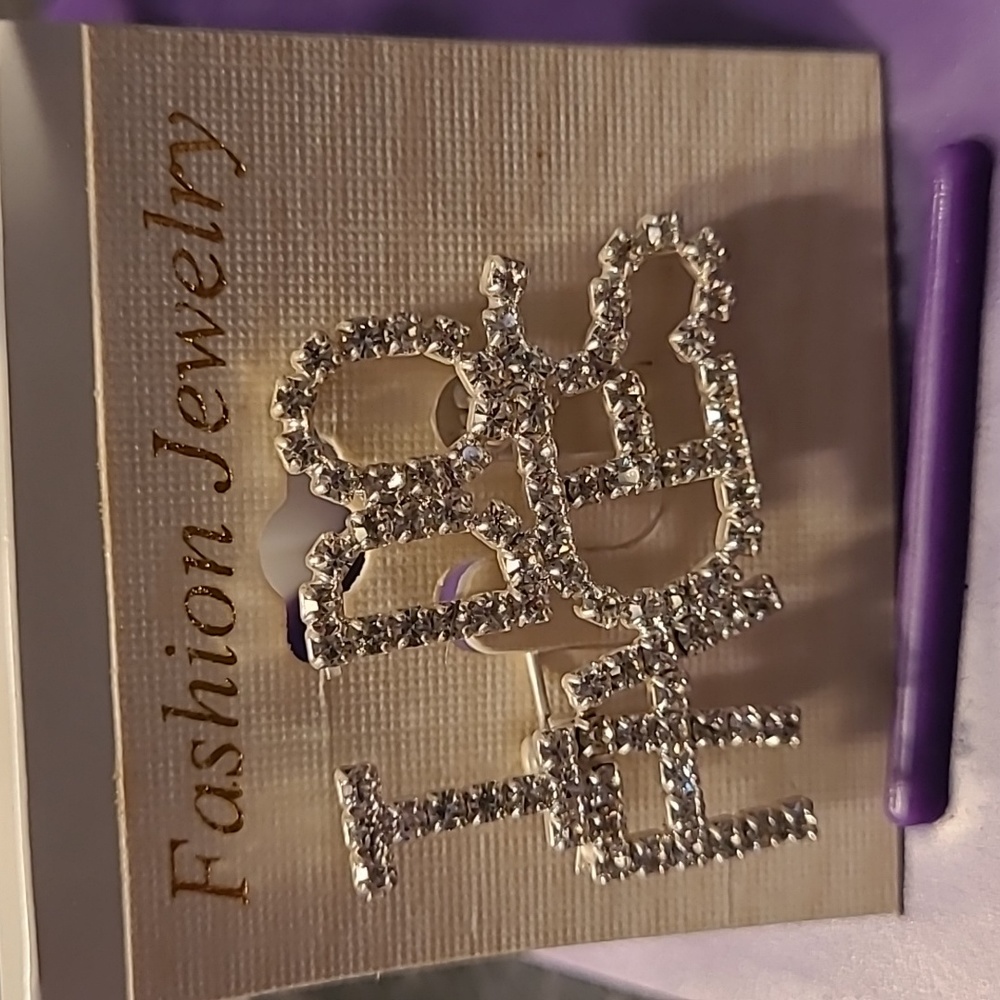 🏆Host Pick! New! Shiny Bling jewelry pin "I DO FACES" cosmetic pin
